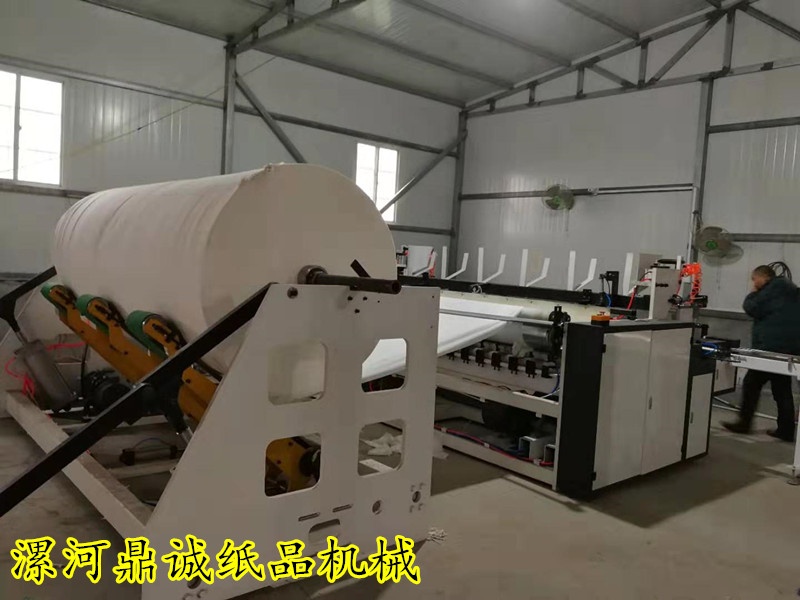 三米全自動拔桿衛(wèi)生紙復(fù)卷機