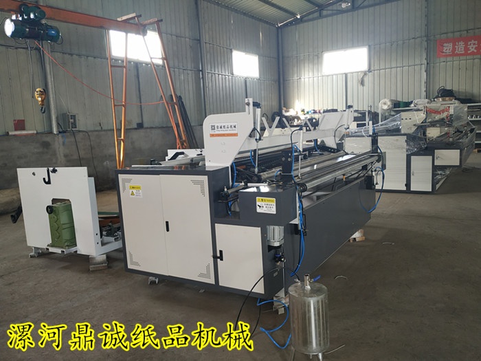 1880型全自動壓花復(fù)卷機(jī)